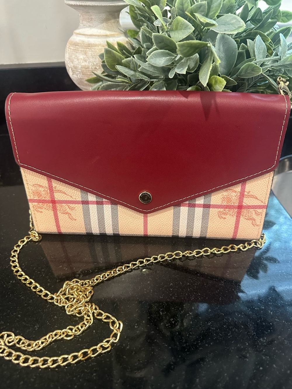 Crossbody handbag purse bag with long chain! NEW